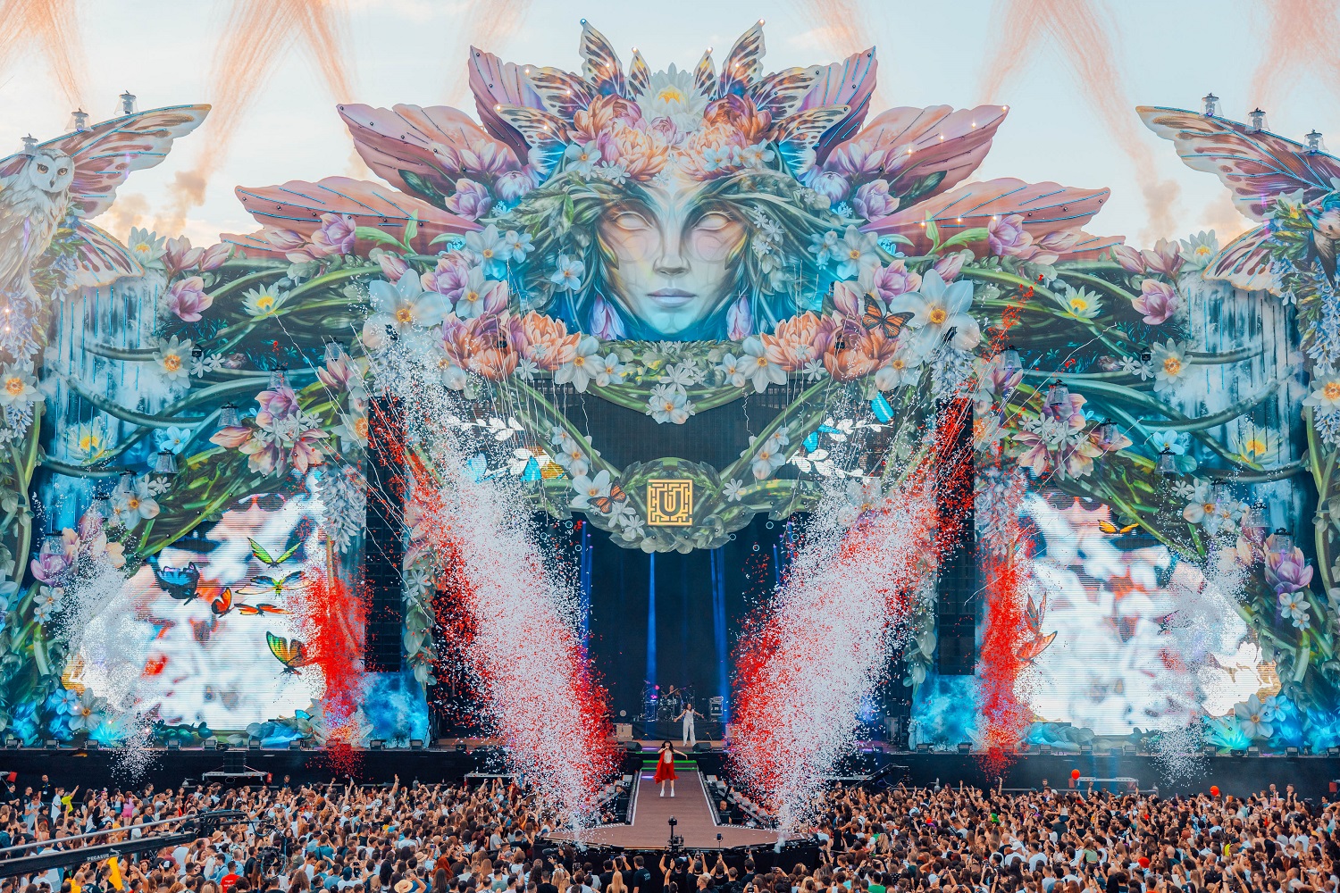 Câți oameni au fost la UNTOLD 2024, în prima zi de festival. Irina Rimes a fost invitată pe scenă de Steve Aoki
