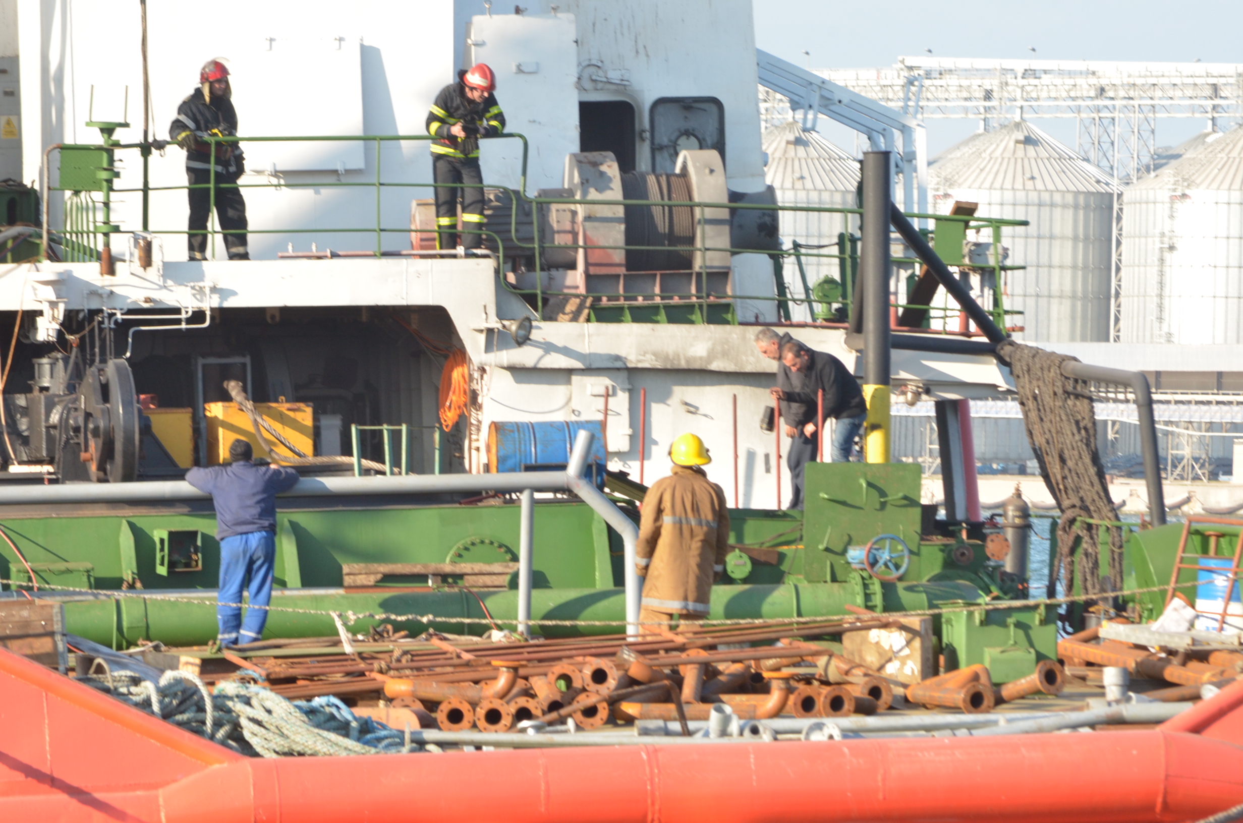 VIDEO&FOTO/ Incendiul de pe nava Hercules din Portul Constanța a fost lichidat