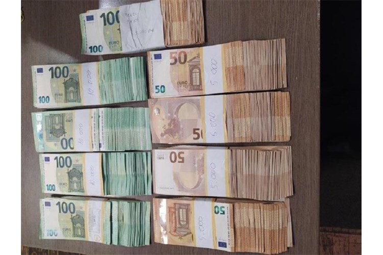Șoferul unei mașini înmatriculate în România, amendat cu 13.200 de euro după ce a fost oprit de vameși pentru control, în Croația