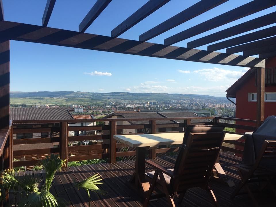 REPORTAJ/Case cu suflet de familie, de la București la Saint-Tropez. Frații Bogdan și Ștefan Mariș au crescut odată cu afacerea părinților