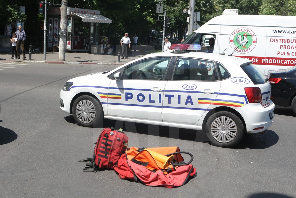 Cum intervin polițiștii în cazul unui accident rutier. Simularea, desfășurată într-o intersecție din București / VIDEO&FOTO