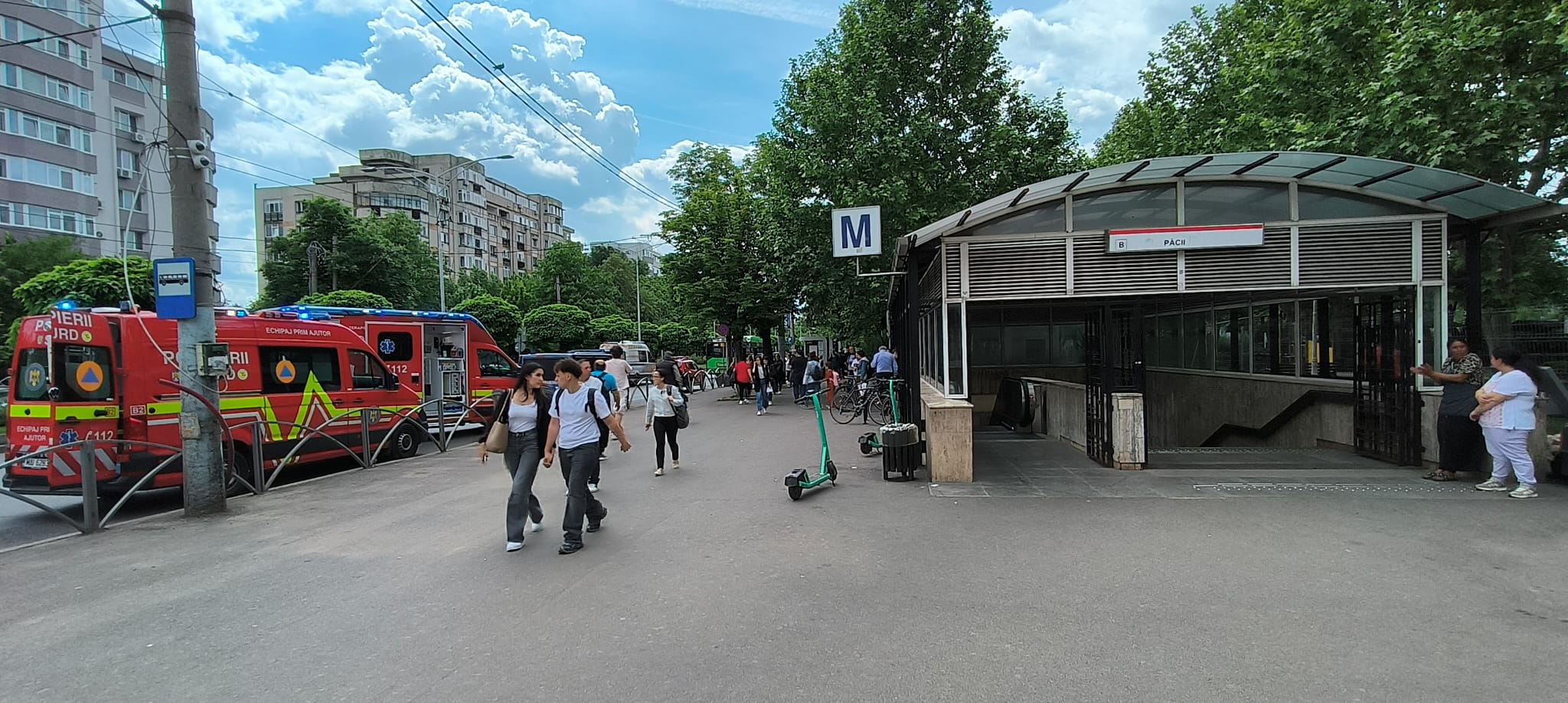 Circulație afectată pe Magistrala 3, după ce un om a ajuns pe șine în fața unui tren, în stația de metrou Păcii