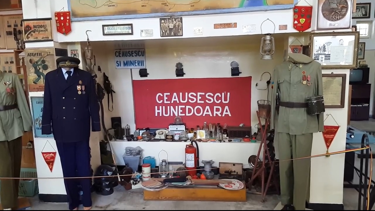 Muzeu al Republicii Socialiste România, deschis în Hunedoara. Cum a transformat un nostalgic o veche alimentară