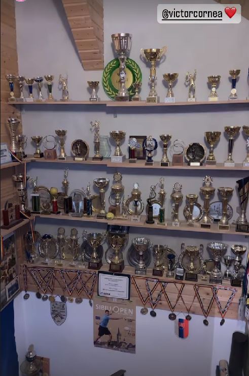 Andreea Bălan, în vizită la părinții lui Victor Cornea. Artista a arătat cum a fost primită la Sibiu