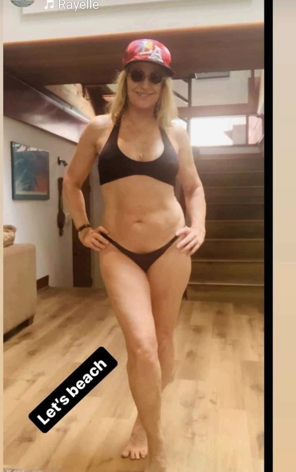 Cum arată Nadia Comăneci în costum de baie la 62 de ani. Nu trece zi în care să nu facă cel puțin 30-40 de minute de mișcare