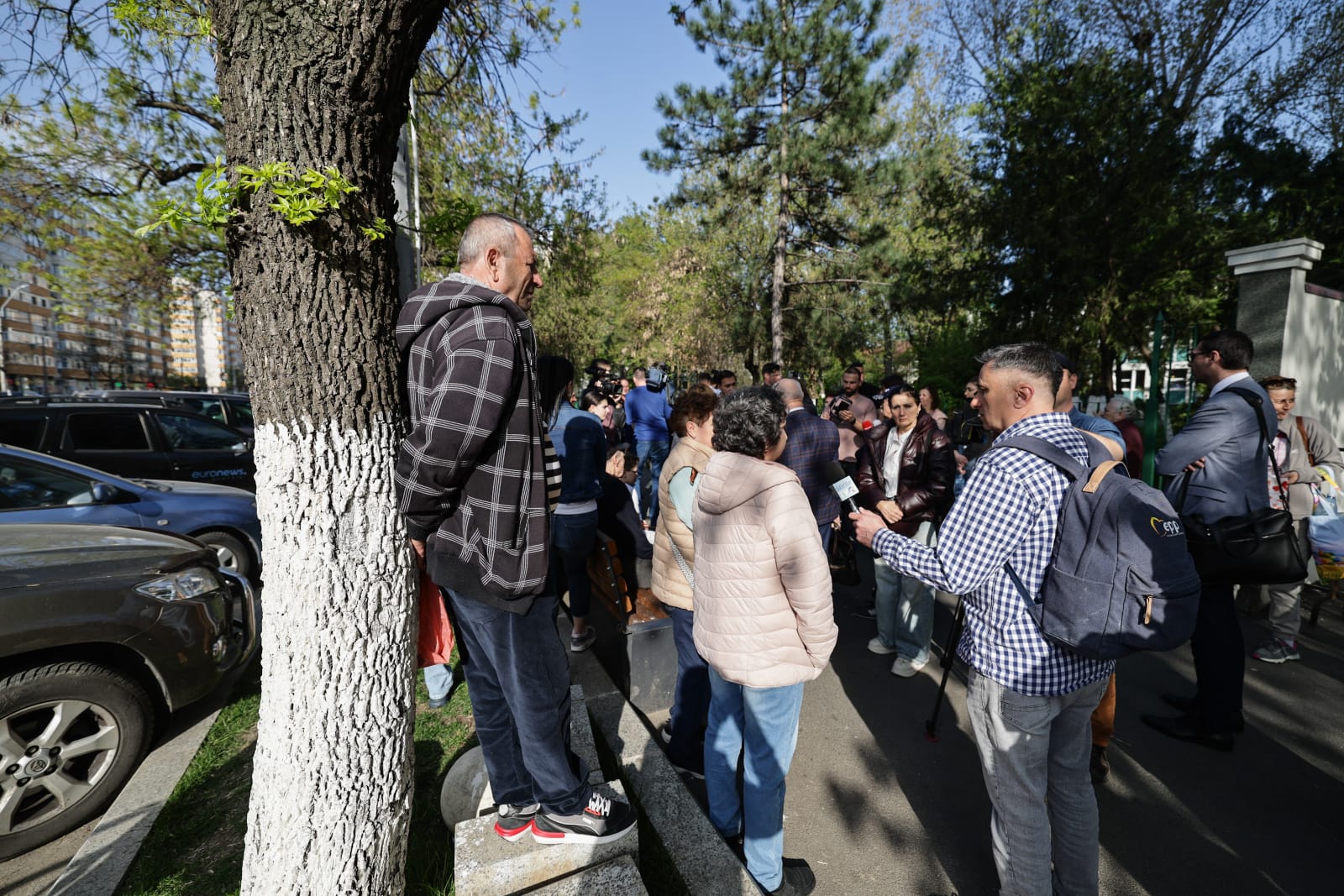Locatarii blocului care a explodat în Rahova acum 6 luni sunt disperați: „Nimeni nu ne ajută. Venim ca proștii pe aici, ne uităm și plecăm”
