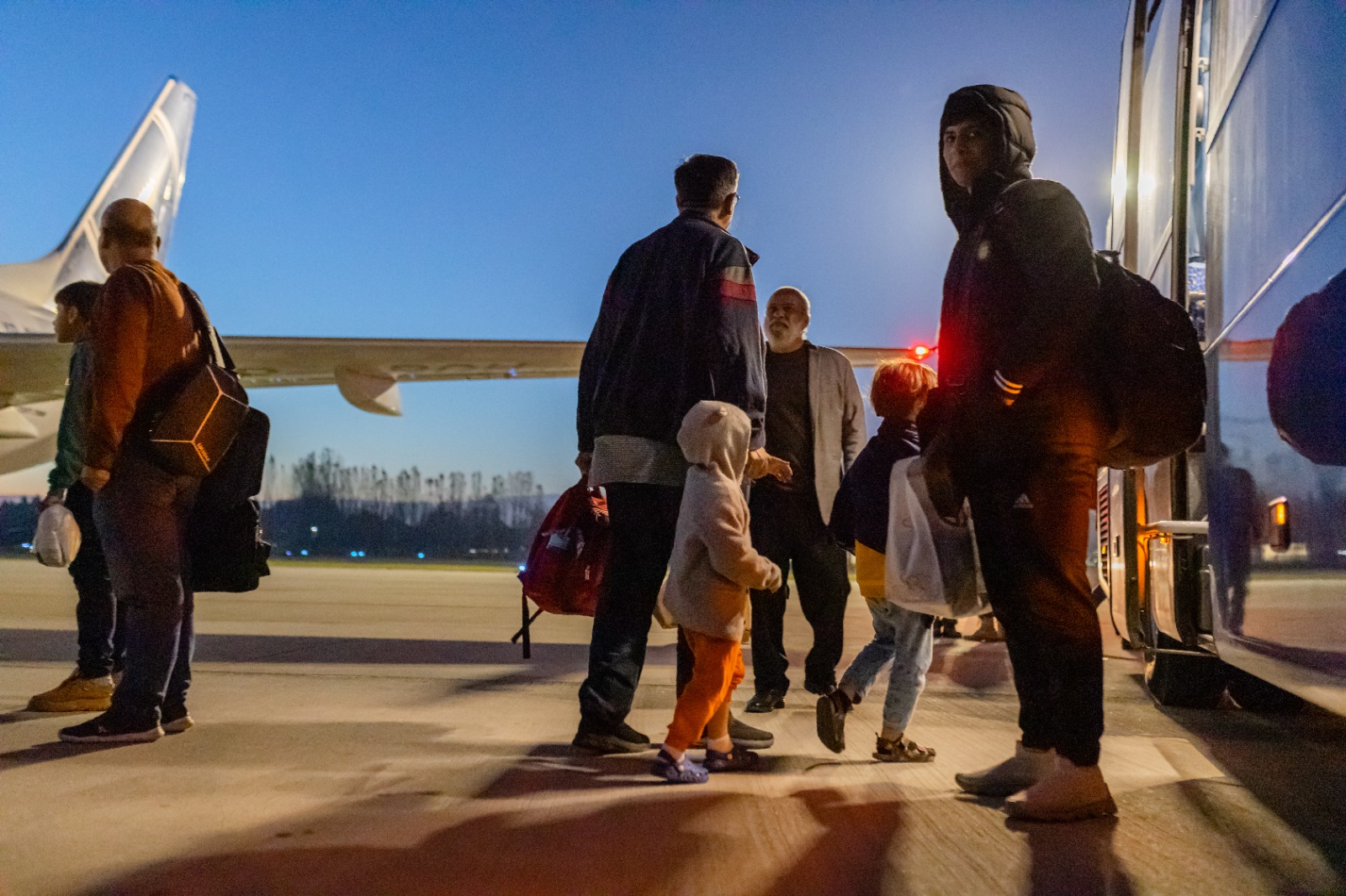 Alți 86 de români evacuaţi din Fâşia Gaza au ajuns în țară. Câți au mai rămas de adus