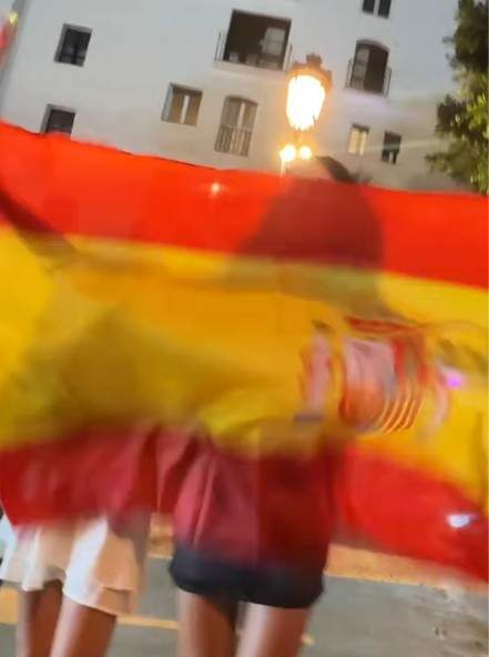 Andra și Cătălin Măruță, în mijlocul petrecerii din Spania după calificarea naționalei în semifinalele Campionatului Mondial. Imaginile din vacanță au devenit virale