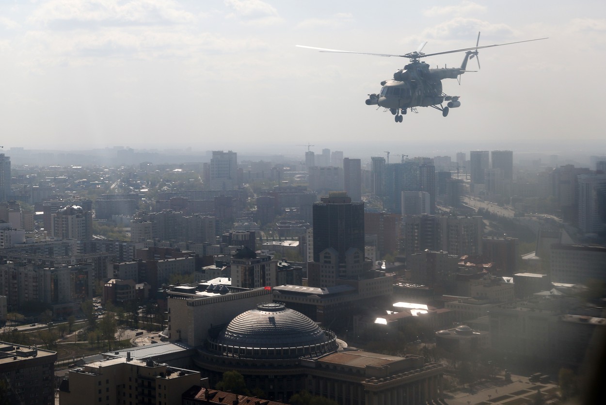 Pregătiri pentru parada de Ziua Victoriei, la Moscova. Armata a scos sute de soldați și vehicule militare pe străzi