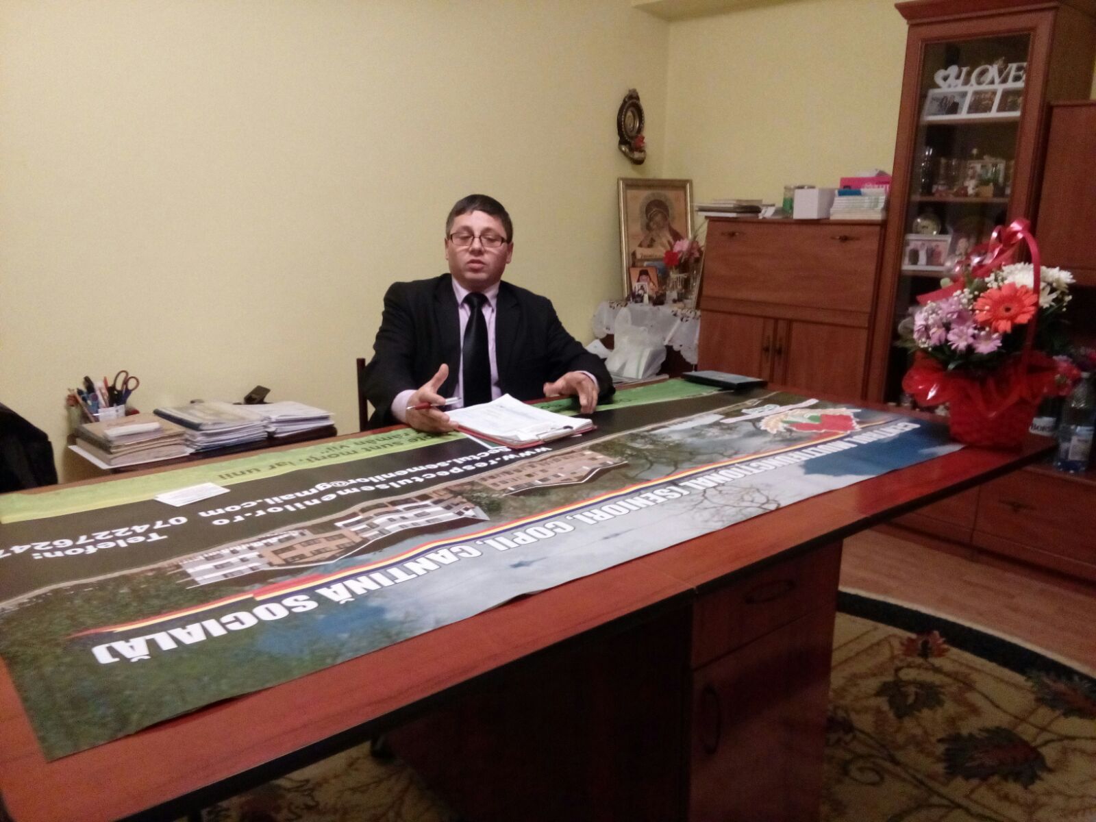 REPORTAJ/ A dormit pe străzi, a cerşit prin trenuri și visa să ajungă dascăl de biserică. ”Eu știu ce înseamnă singurătatea și lipsa de iubire...”