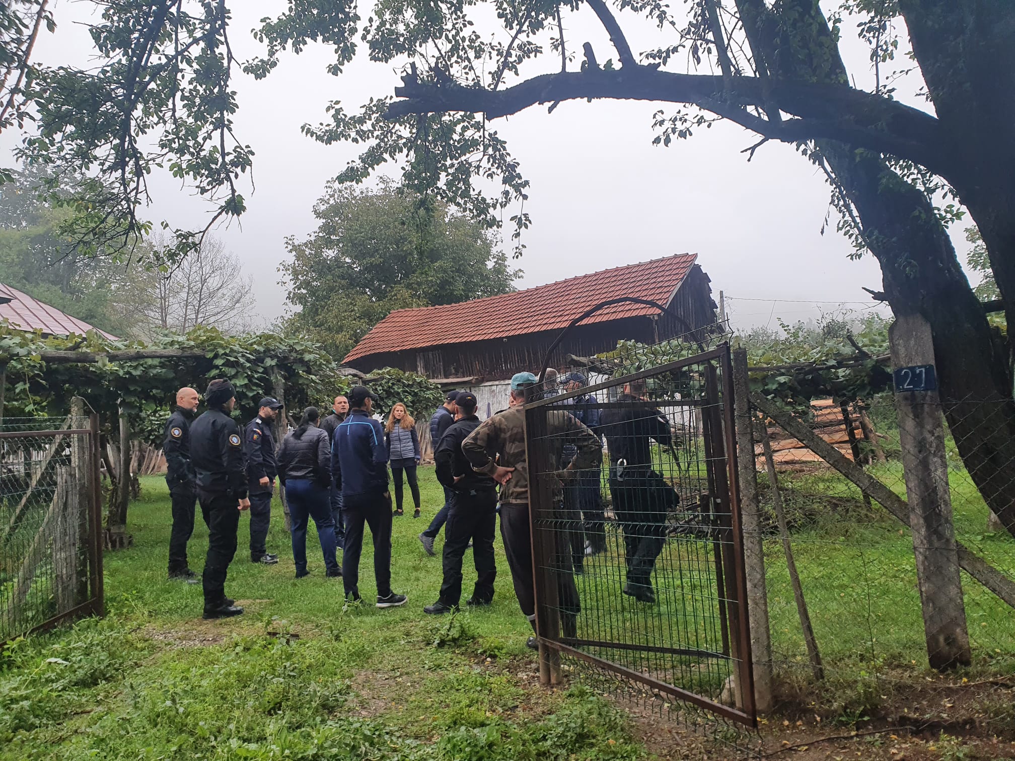 Un bătrân din Mehedinți a plecat în pădure după ciuperci și nu s-a mai întors acasă. Este căutat de poliţişti, salvamontişti şi voluntari