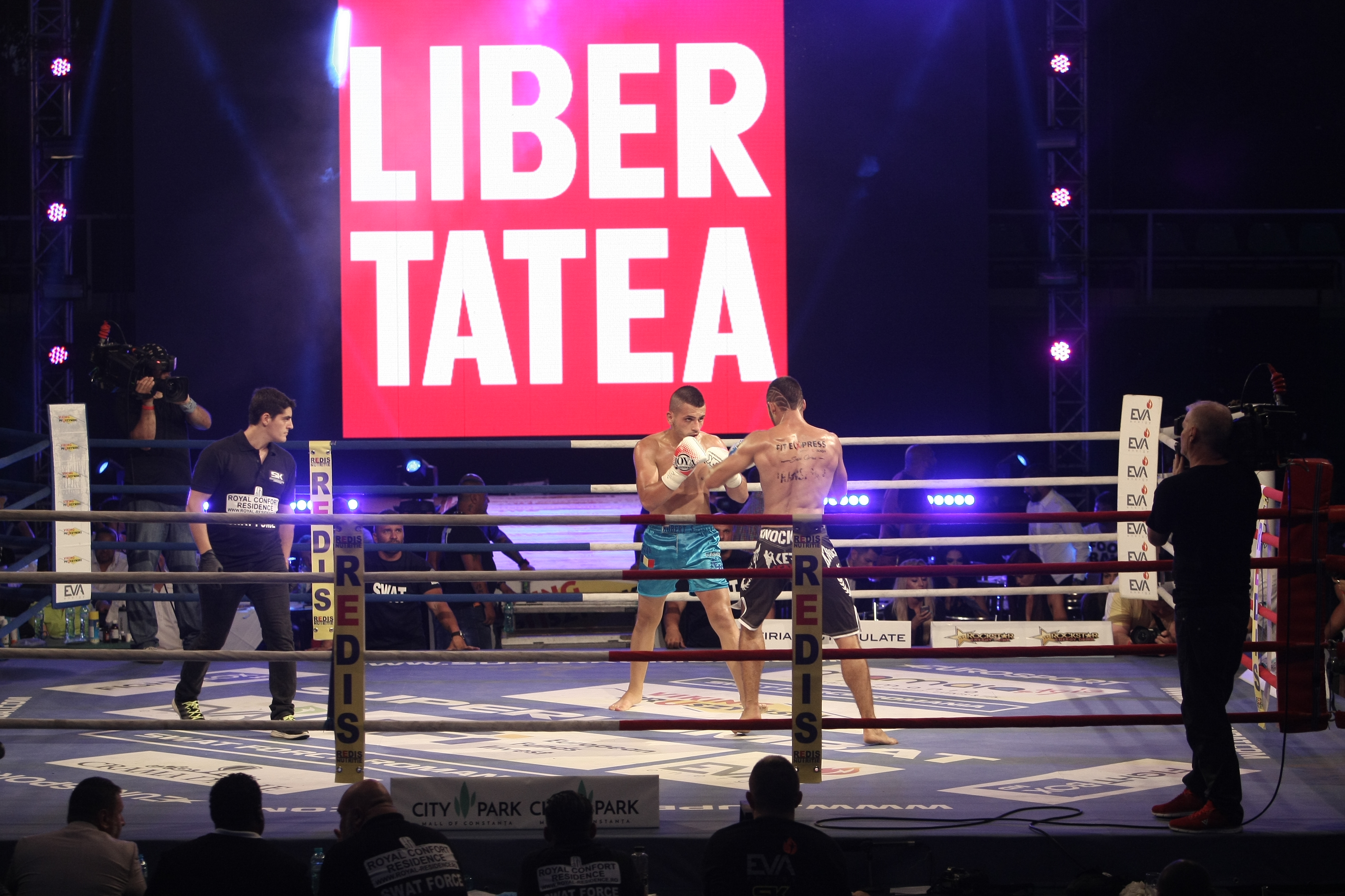 Superkombat. Seară cu pumni și cu picioare, dar nu de domnișoare! Bacary Sagna a venit la show | REZULTATELE GALEI