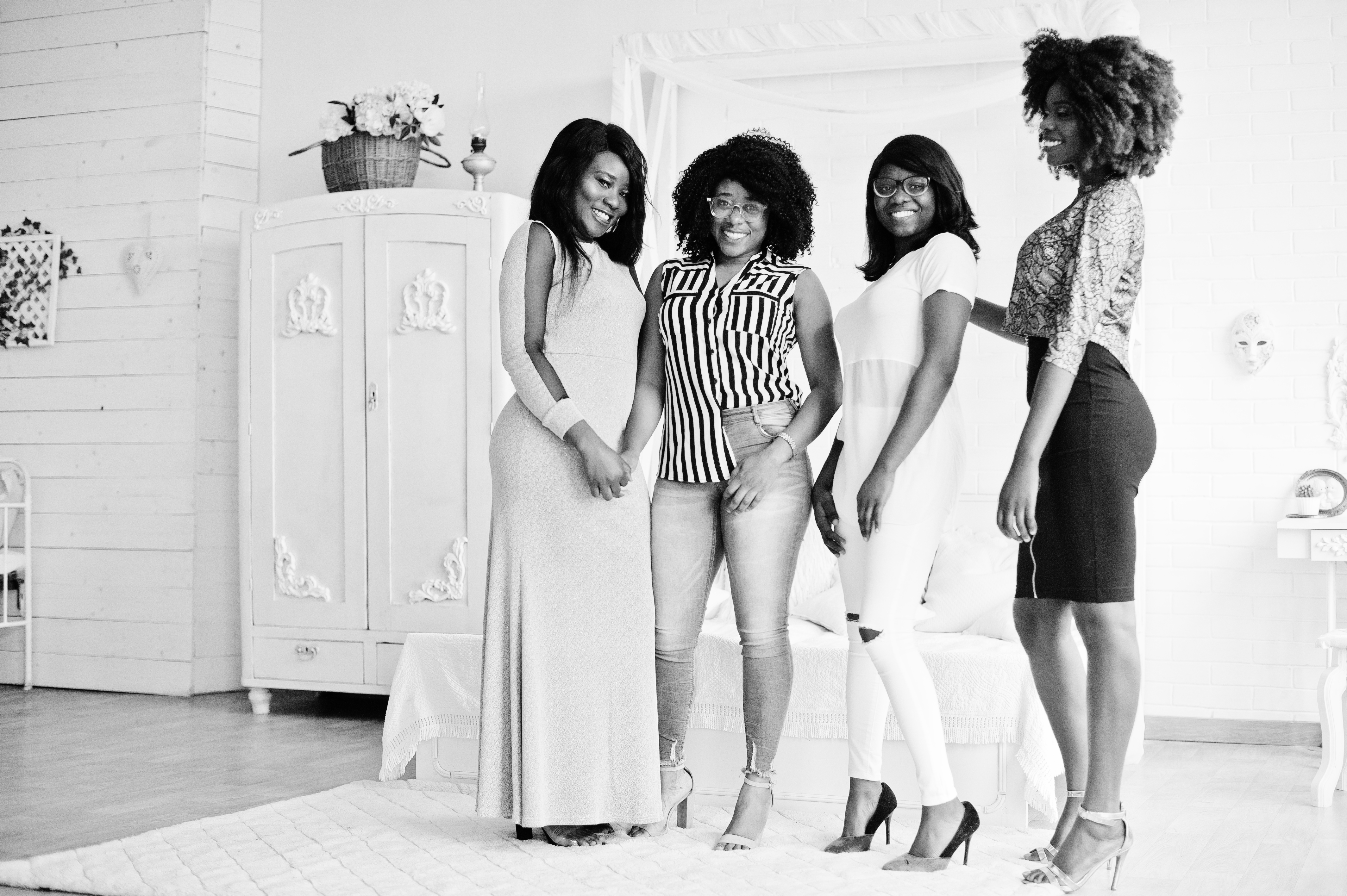 You don't need to have an hourglass figure to confidently slay in outfits [Freepik]