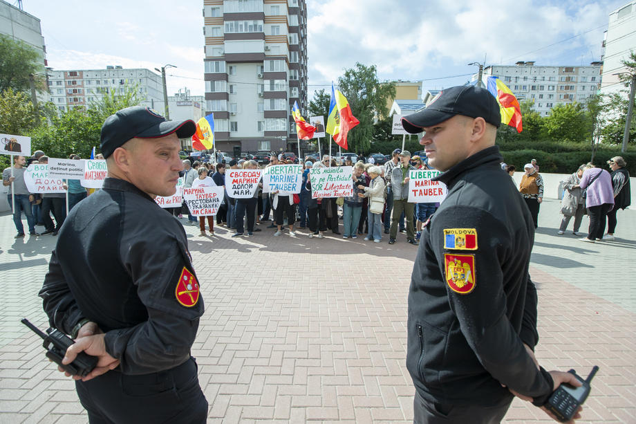 Protest antiguvernamental la Chișinău, organizat de un partid prorus. Aproximativ 20.000 de oameni, în stradă