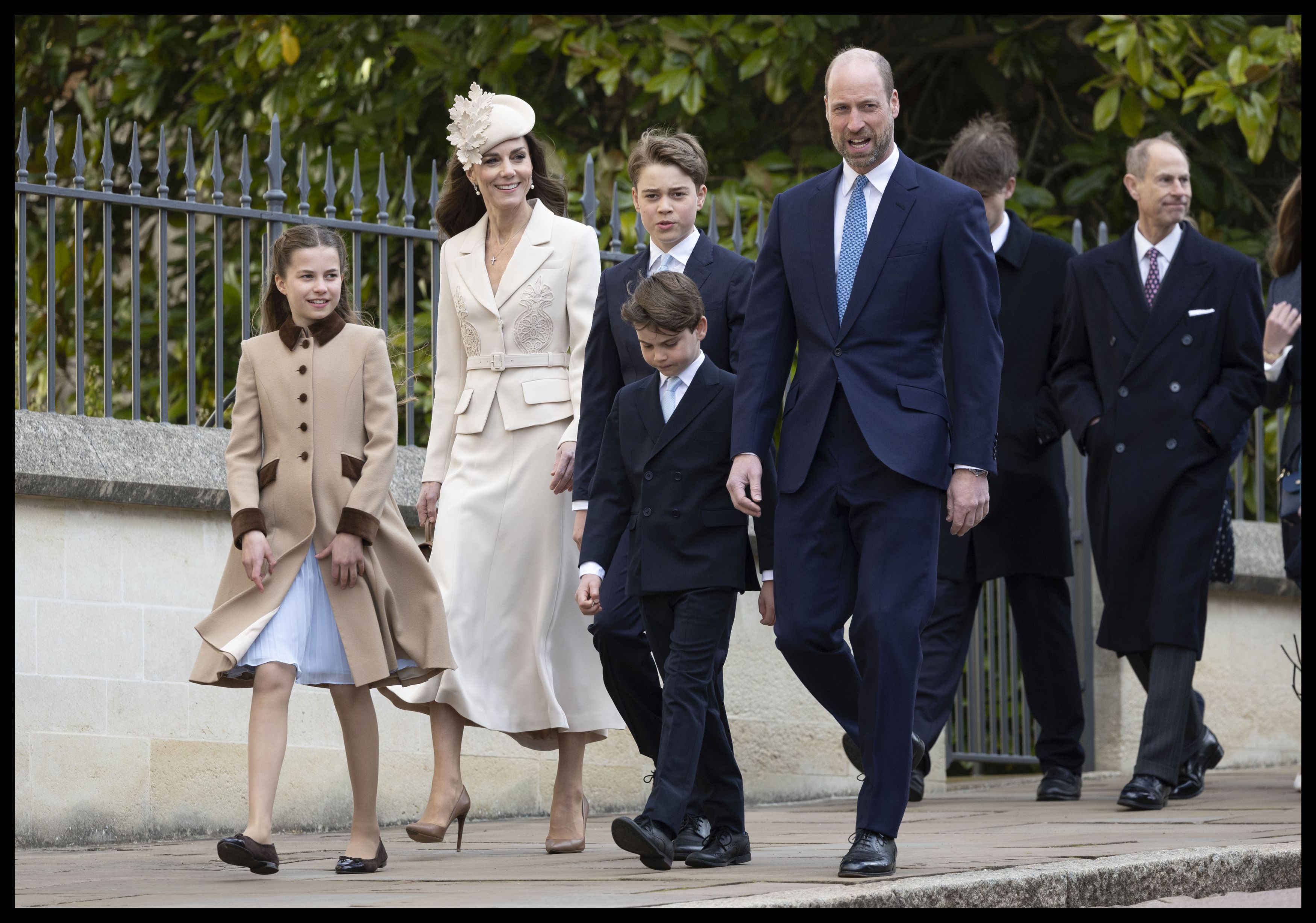 Prințul Louis a împlinit 8 ani. Portret adorabil din vacanța de familie, publicat de Kate Middleton și prințul William