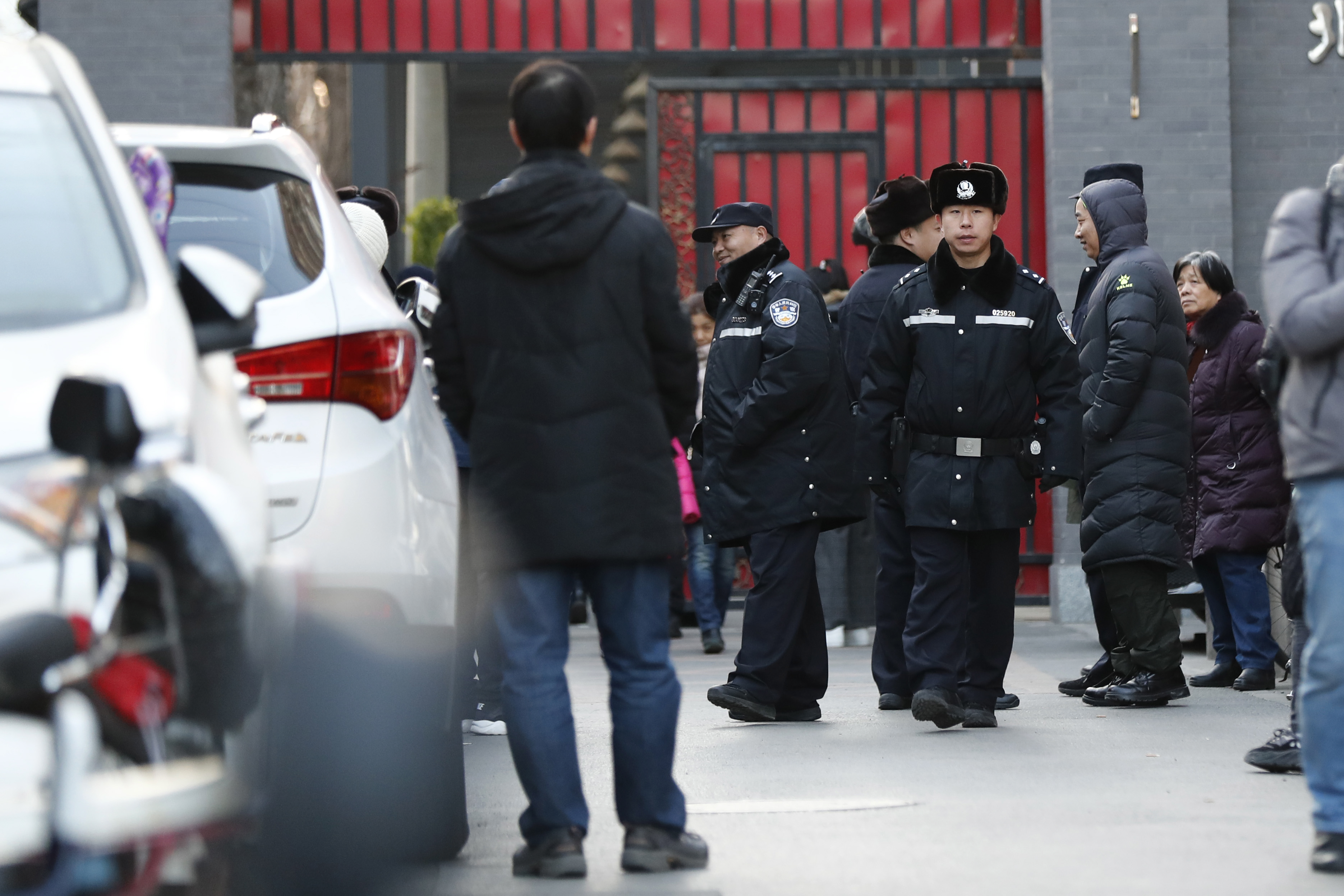 FOTO & VIDEO / Atac cu ciocanul la o şcoală din China. Peste 20 de copii au fost răniţi