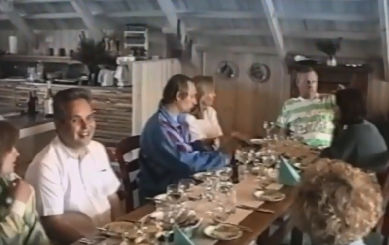 Filmări de la începutul anilor '90, cu Vladimir Putin în trening, jucând tenis de masă şi pescuind, în timpul unei călătorii în Finlanda: „Dictatorul în varianta pre-Botox”