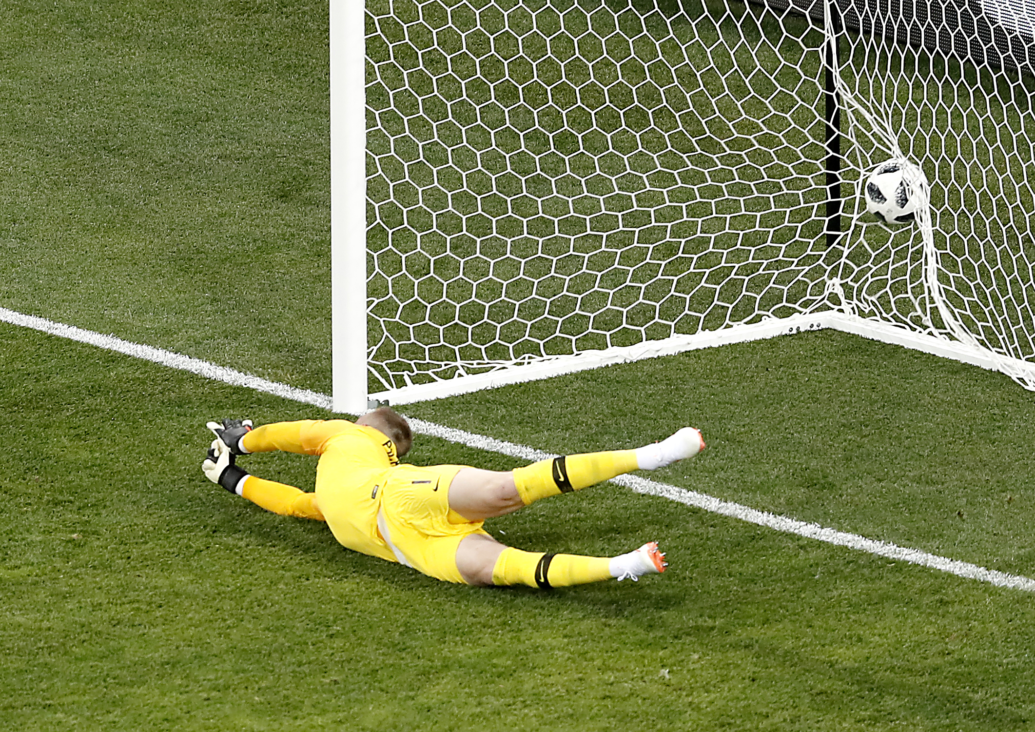 Tunisia - Anglia 1-2, în grupa G de la Campionatul Mondial de fotbal Rusia 2018. Kane save The Queen! ”Prințul” Harry i-a salvat în prelungiri! | FOTO&VIDEO