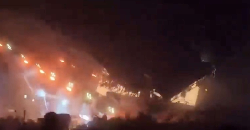 Összeomlott a színpad a kampányrendezvényen, négyen meghaltak, tizenöten megsérültek – sokkoló videók készültek