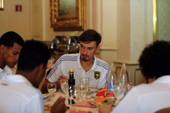 OFICIAL. Loți Bölöni a semnat cu Al Ittihad până în 2017. Miercuri e în cantonamentul din Italia
