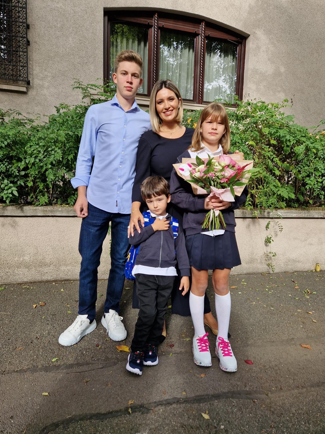 Alessia, fiica Elei Crăciun, și-a dat mama de gol. Ce se întâmplă, de fapt, în familia lor. „Nici în vacanță nu am avut voie mai mult”