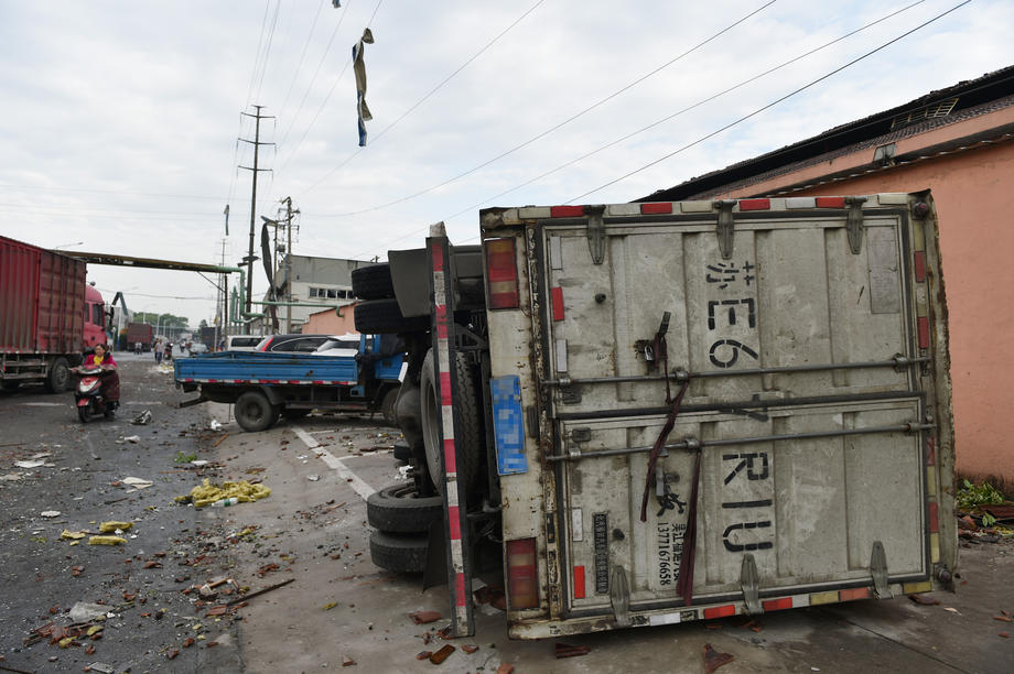 Două tornade violente au lovit China. Autoritățile au raportat cel puțin 12 morți și sute de răniți