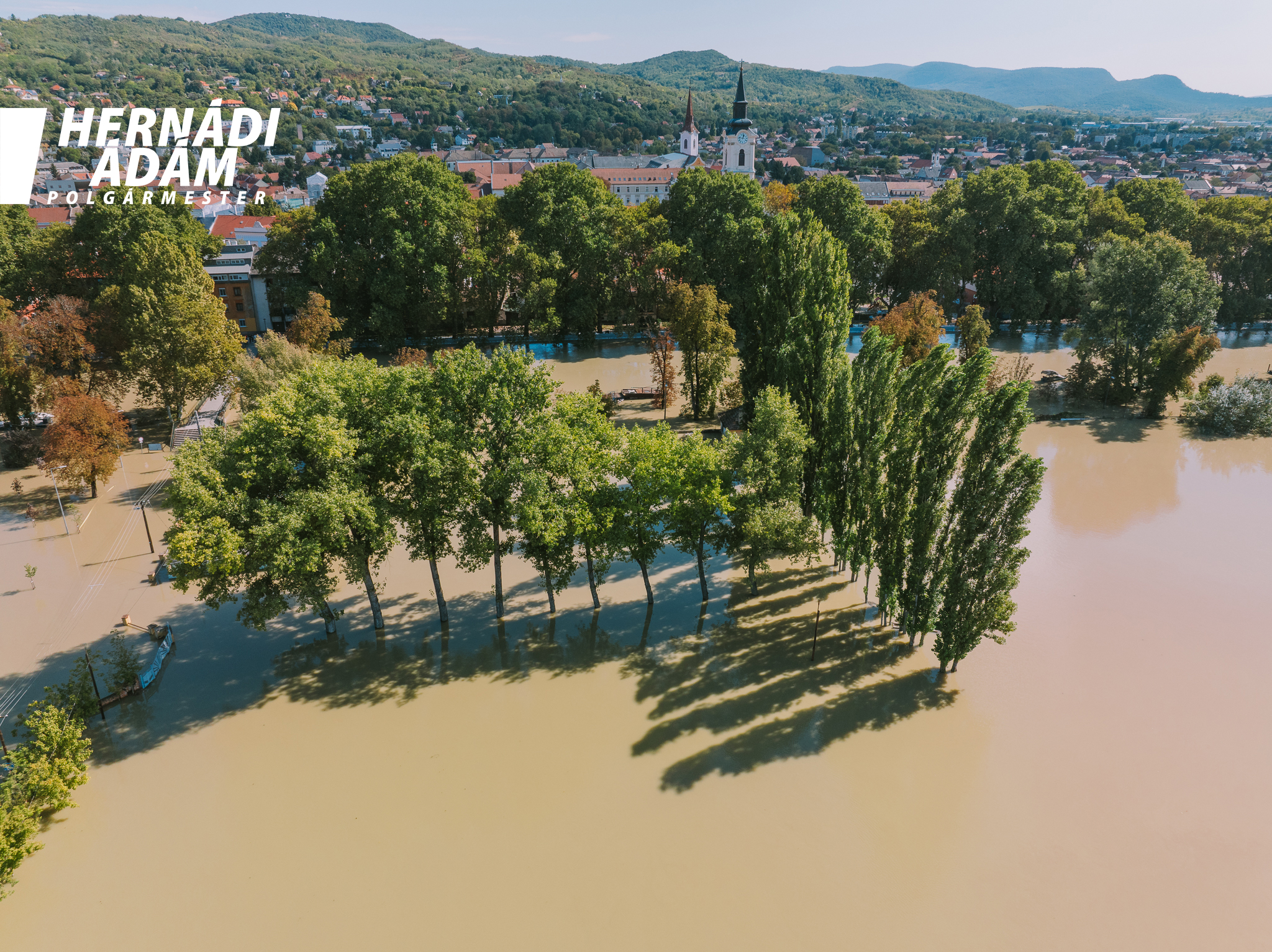 Dunărea a inundat un întreg oraș aflat la 25 km de Budapesta. Viitura ajunge în România săptămâna viitoare