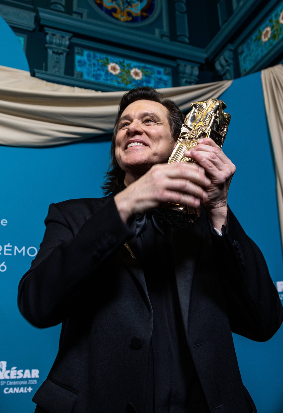 Jim Carrey, de nerecunoscut în Franța: „Toți spun că e clonă! I-au făcut ceva sau nu e el”. Apariție rară alături de iubită