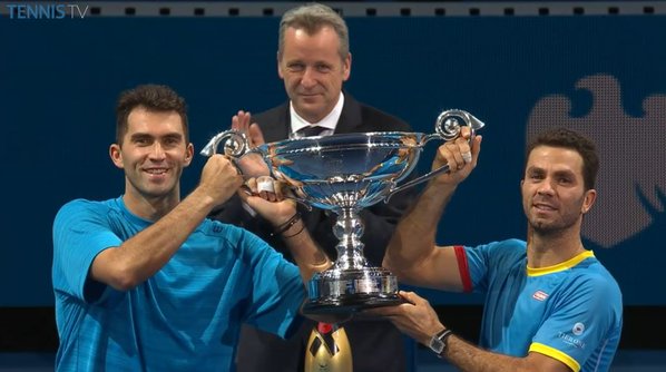 Tecău și Rojer și-au adjudecat Turneul Campionilor, după ce au învins perechea Mergea/ Bopanna. ^Horia e nr. 1 mondial la dublu / FOTO
