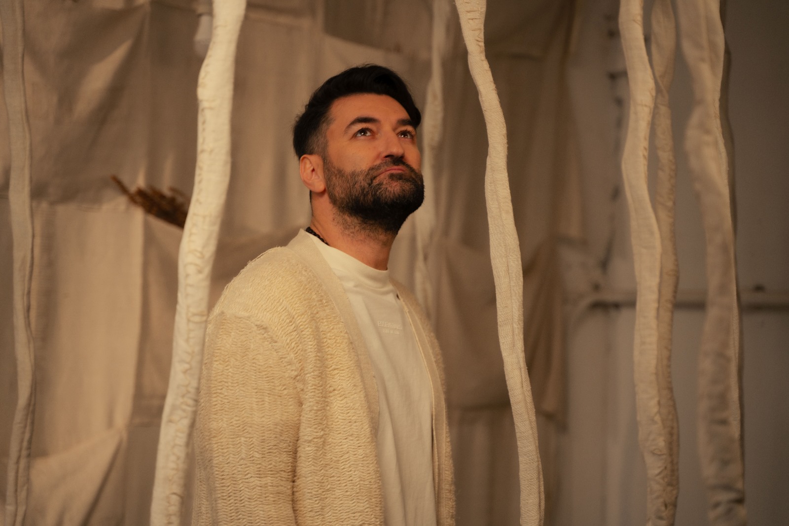 Smiley a lansat alături de Theo Rose melodia „Ultimul dans”, inspirată din povestea de iubire a părinților lui. Cum sună piesa: „Emoționant”