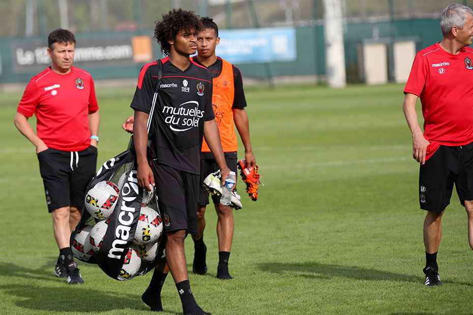 Discuție sinceră cu Adrian Ursea, ”secund” la Nice, în Ligue 1, despre trecut, prezent și viitorul nesigur al fotbalului românesc: ”Basta cu scandalurile, nu facem nimic așa!”/ EXCLUSIV&FOTO