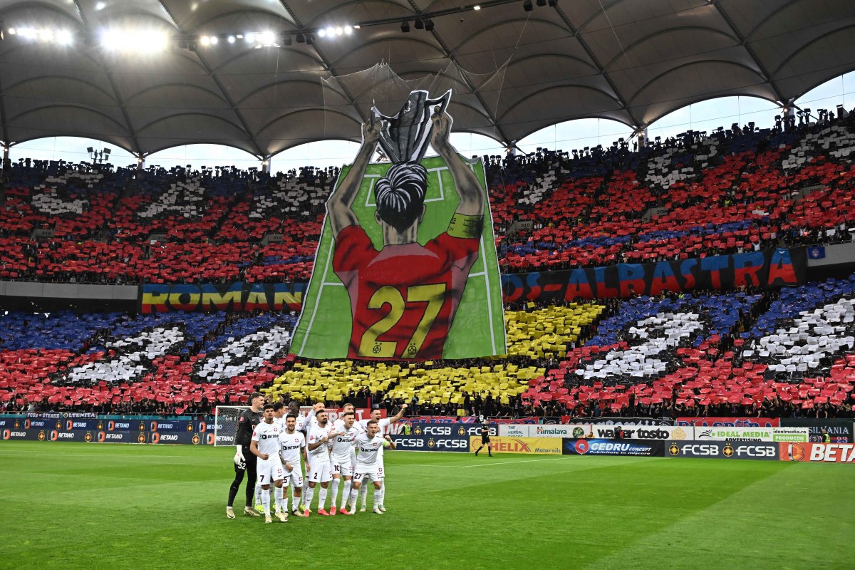 FCSB a primit trofeul de campioană a României în fața a peste 54.000 de spectatori, după ce a pierdut cu CFR Cluj