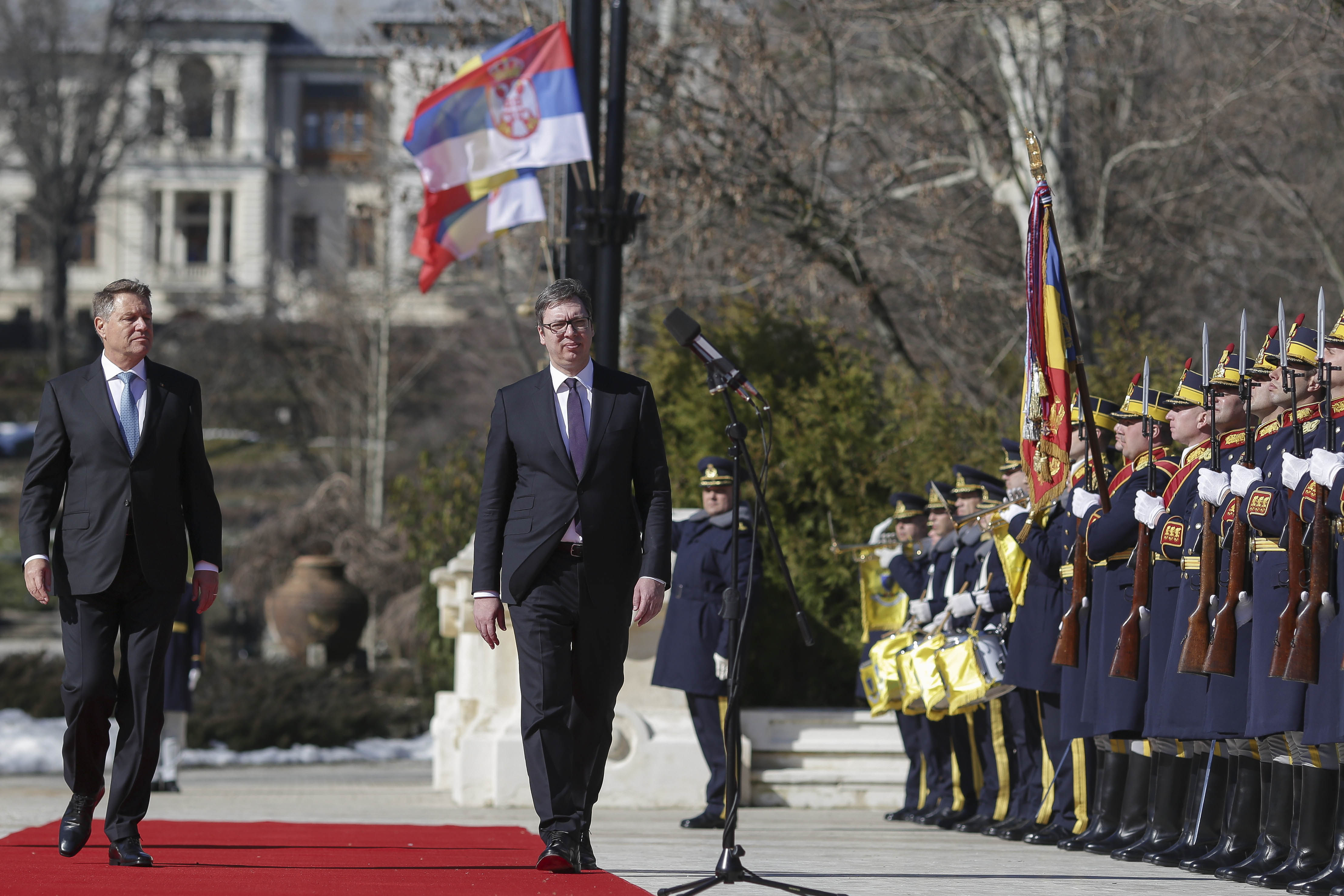 Președintele Serbiei, primit de Klaus Iohannis la Cotroceni. Aleksandar Vucic, în vizită oficială în România