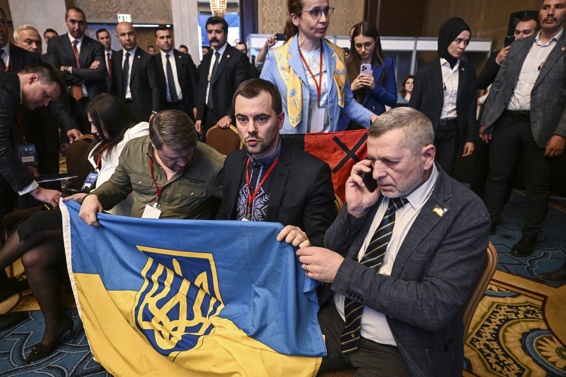 Altercație și îmbrânceli între delegațiile Rusiei și Ucrainei, la un forum din Ankara. VIDEO