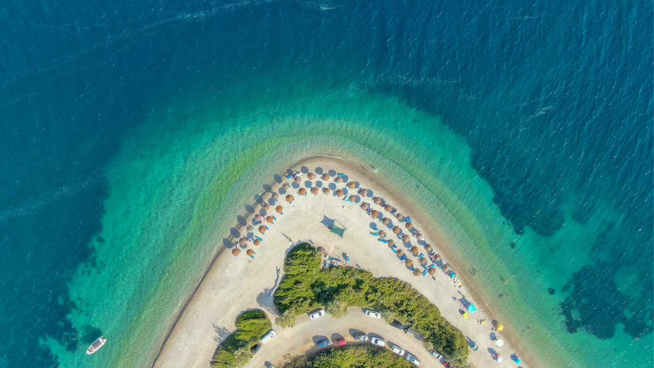 Grecia raportează cifre record în turism în primele luni din 2026. Străinii au cheltuit cu 37% mai mult pe insulele elene comparativ cu anul trecut