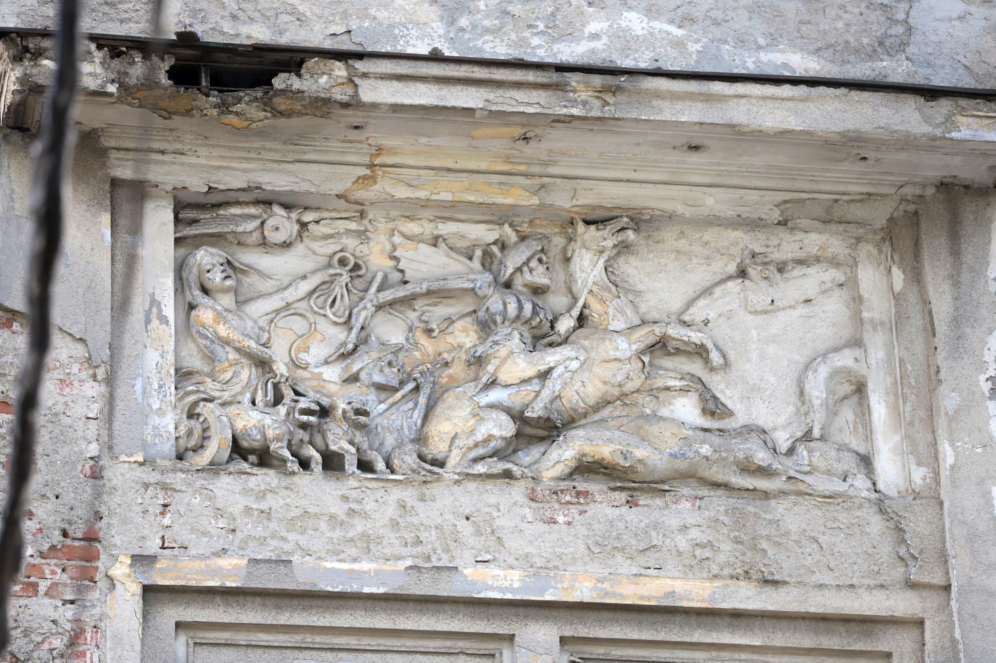 Am intrat pe șantier! Renaște cinematograful Marconi, monumentul istoric abandonat la Gara de Nord. Inaugurare specială cu șuncă, șpriț și țuică