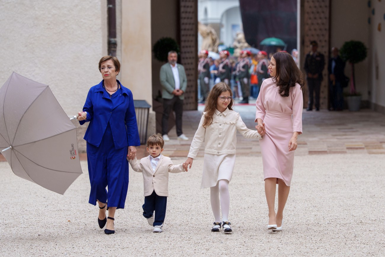 Cât costă rochia Mirabelei Grădinaru purtată la prima vizită oficială în Austria. Partenera lui Nicușor Dan a atras atenția tuturor. Reacția Andreei Raicu