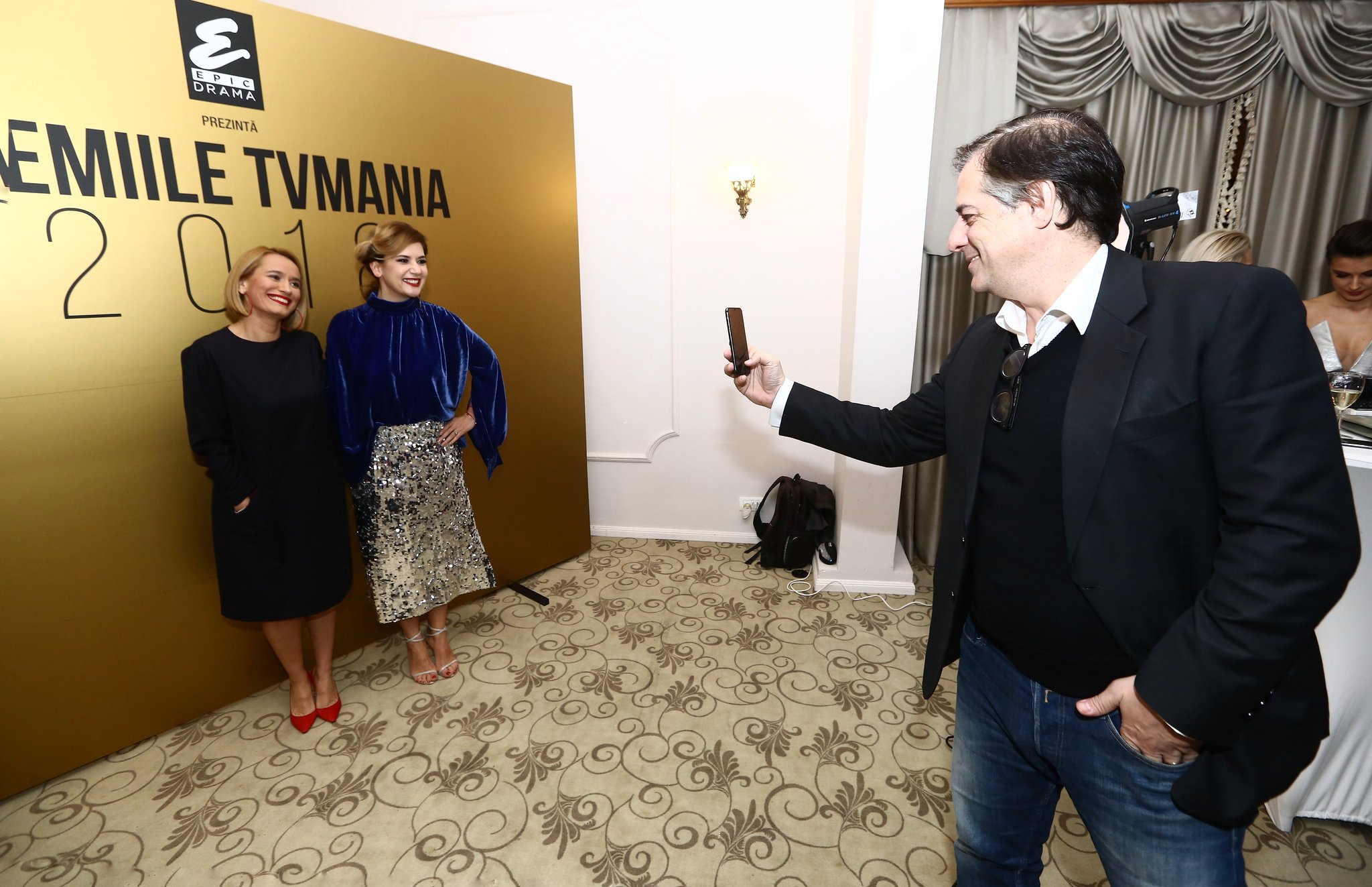 GALERIE FOTO / Vedetele României, apariții spectaculoase la decernarea Premiilor TV Mania 2018