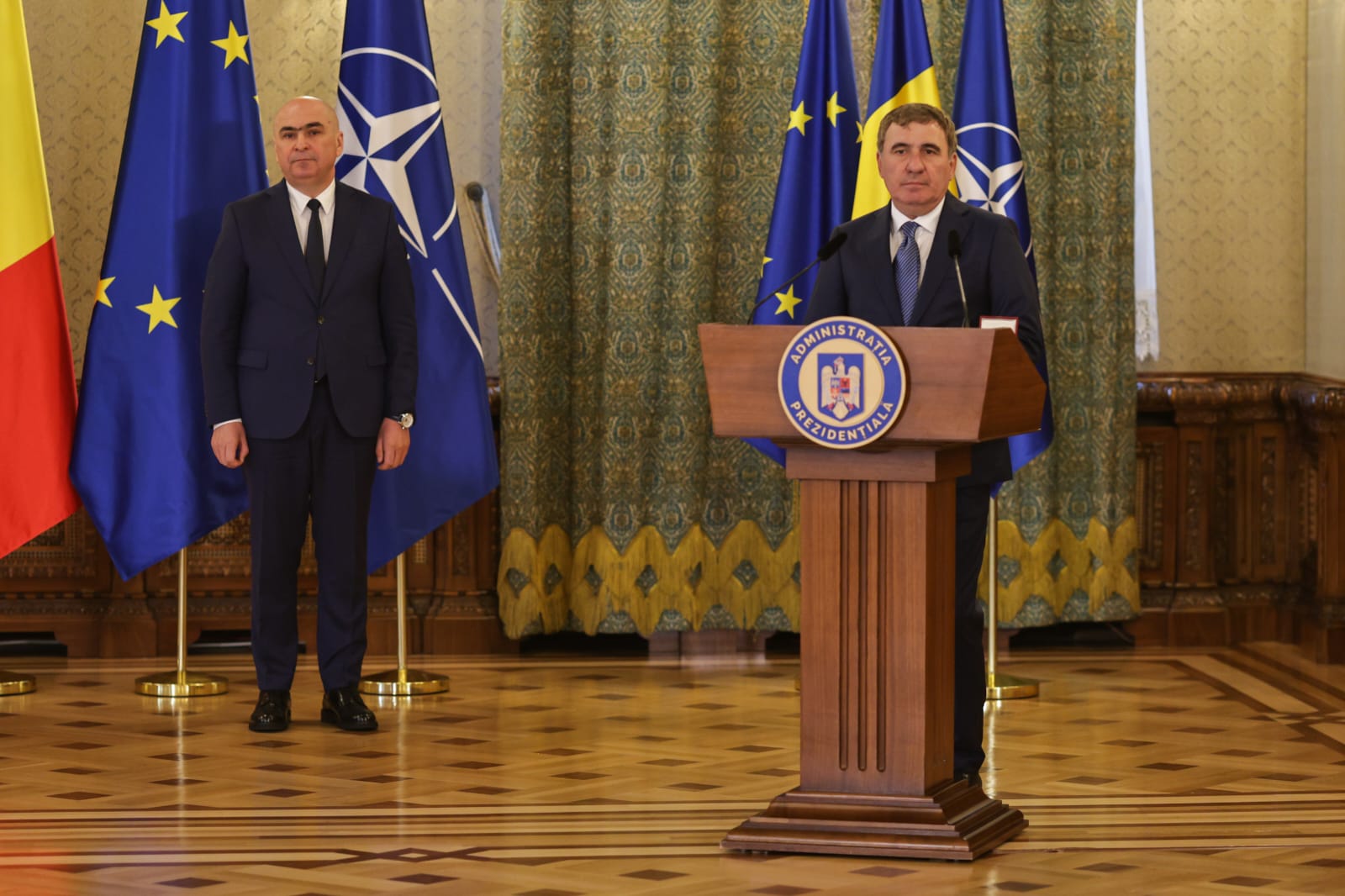 De ce a lipsit Ianis Hagi de la Palatul Cotroceni, unde Gică Hagi a fost decorat de Ilie Bolojan