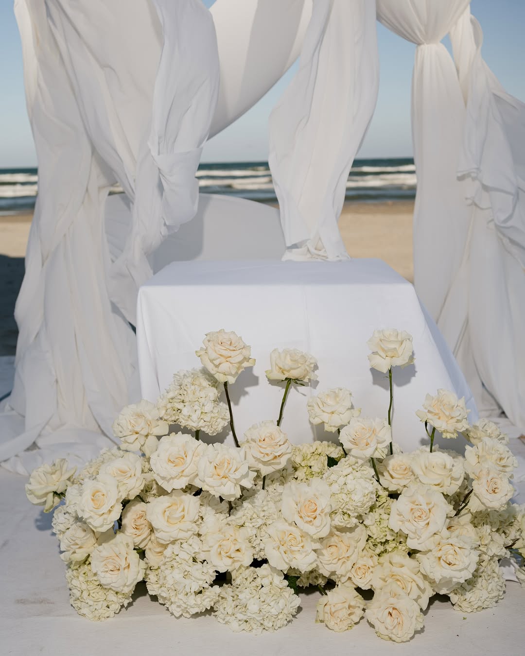 Oana Radu și Șerban Balaban nu sunt soț și soție. Ce rol a avut ceremonia de la mare