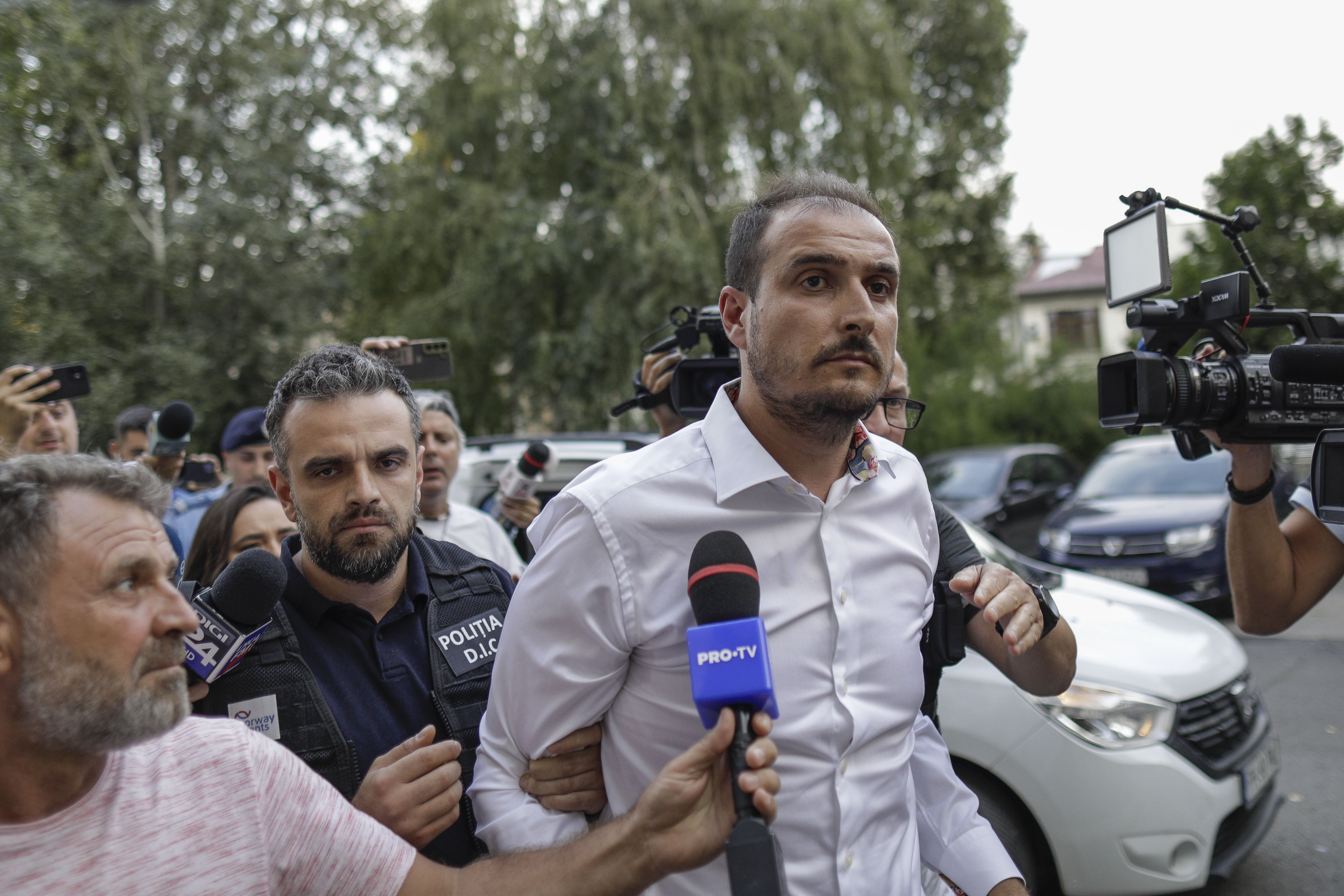 Ionuț Doldurea și Cosmin Stîngă, patronii stației GPL care a explodat la Crevedia, duși din nou la audieri, după ce și-au petrecut noaptea în arest