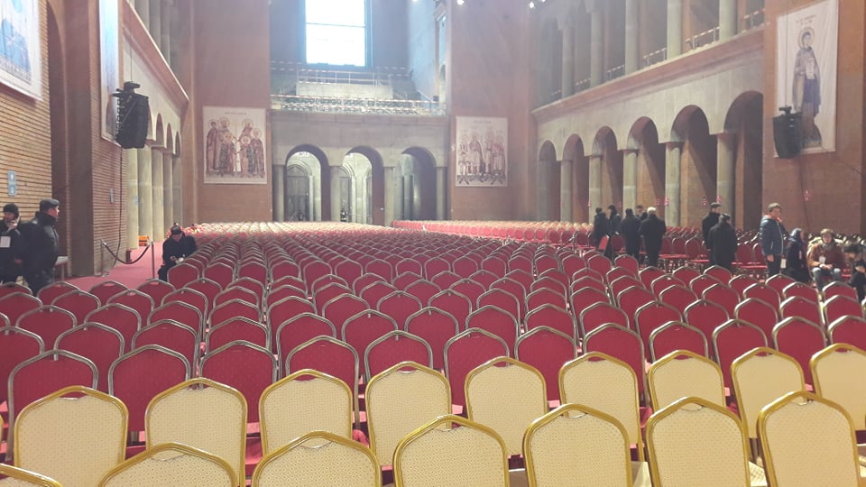 FOTO | Imagini din interiorul Catedralei Mântuirii Neamului. Patriarhul Daniel spune „este totuşi mică în raport cu populaţia credincioşilor care sunt afară”