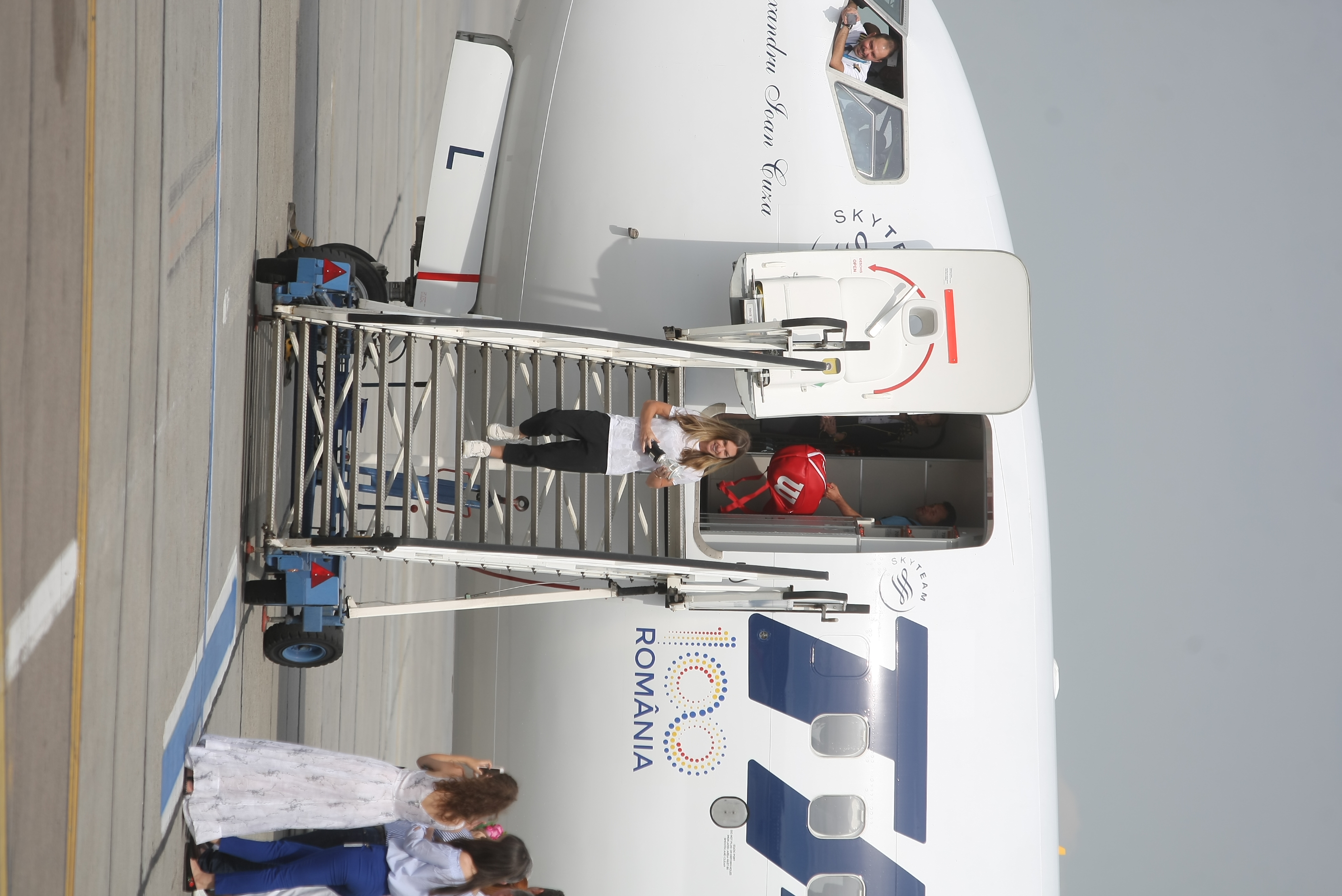 Imagini de la sosirea Simonei Halep în România. Liderul WTA, emoționat de primirea făcută / GALERIE FOTO
