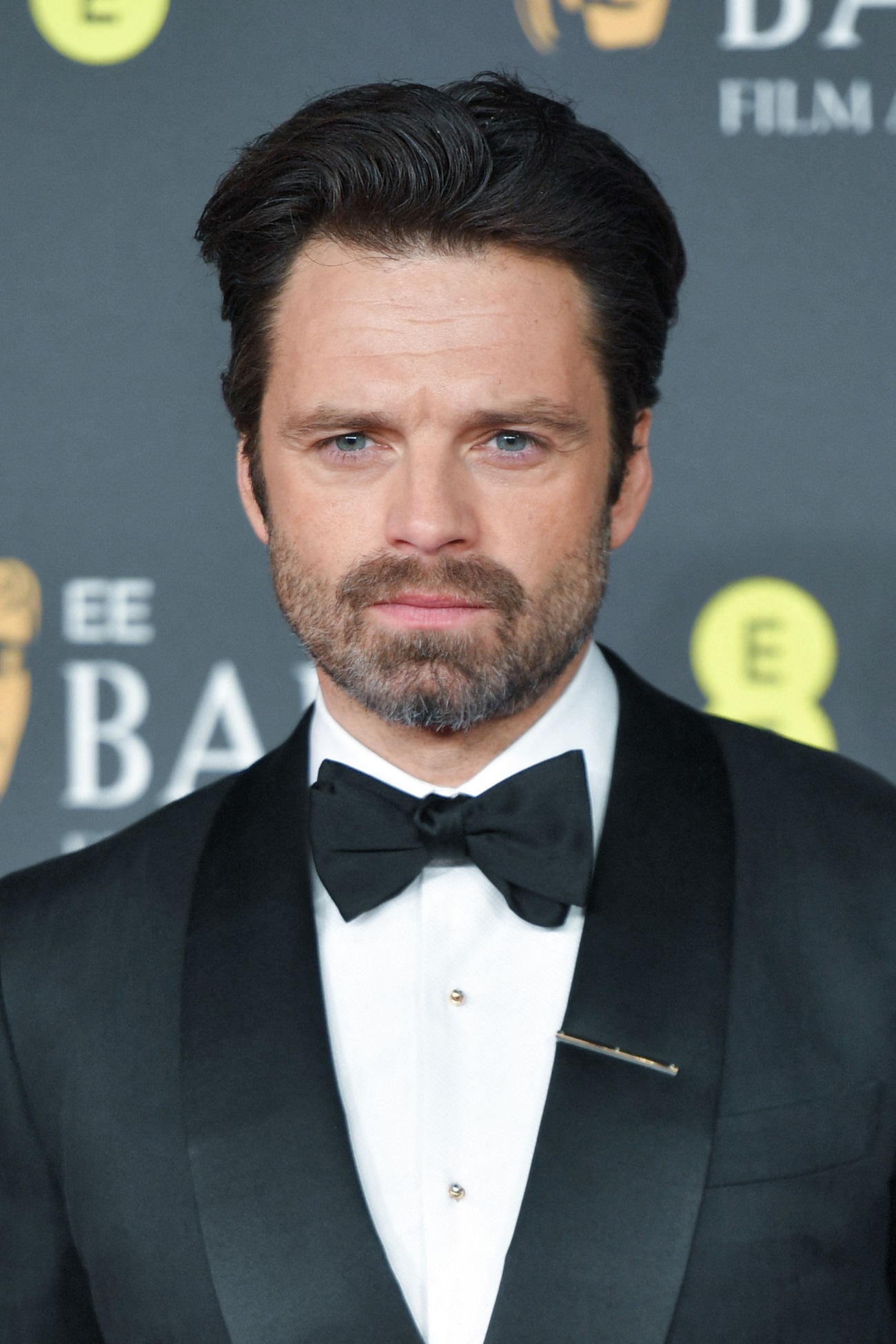 Sebastian Stan e pe coperta revistei Vanity Fair. Spune cum a supraviețuit comunismului și cum a devenit cel mai îndrăzneț actor de la Hollywood