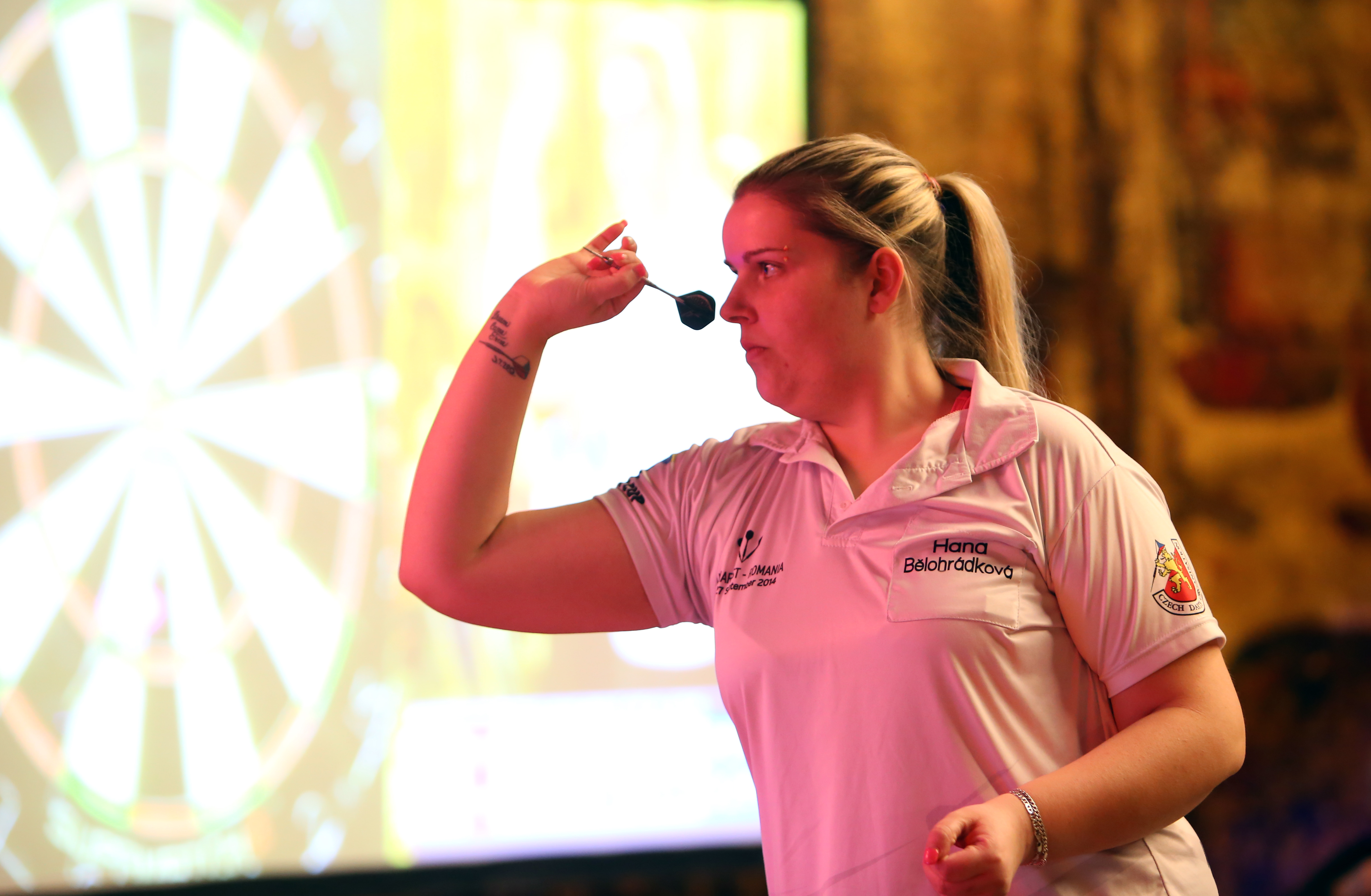 Cei mai tari țintași! Romanian Darts Festival - peste 350 de jucători profesionişti din Europa, la București. Jamie Hughes și Annette Tillborn, învingători