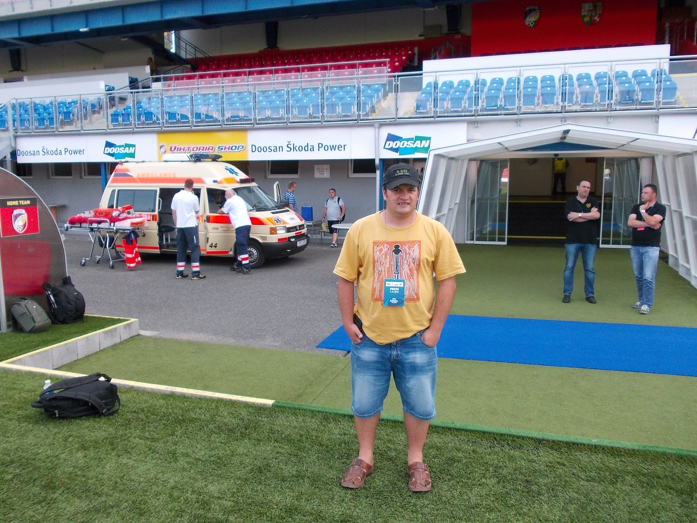 Aproape 300 de ”lupi” la Plzen. Gazdele le-au pregătit țarcul/ FOTO