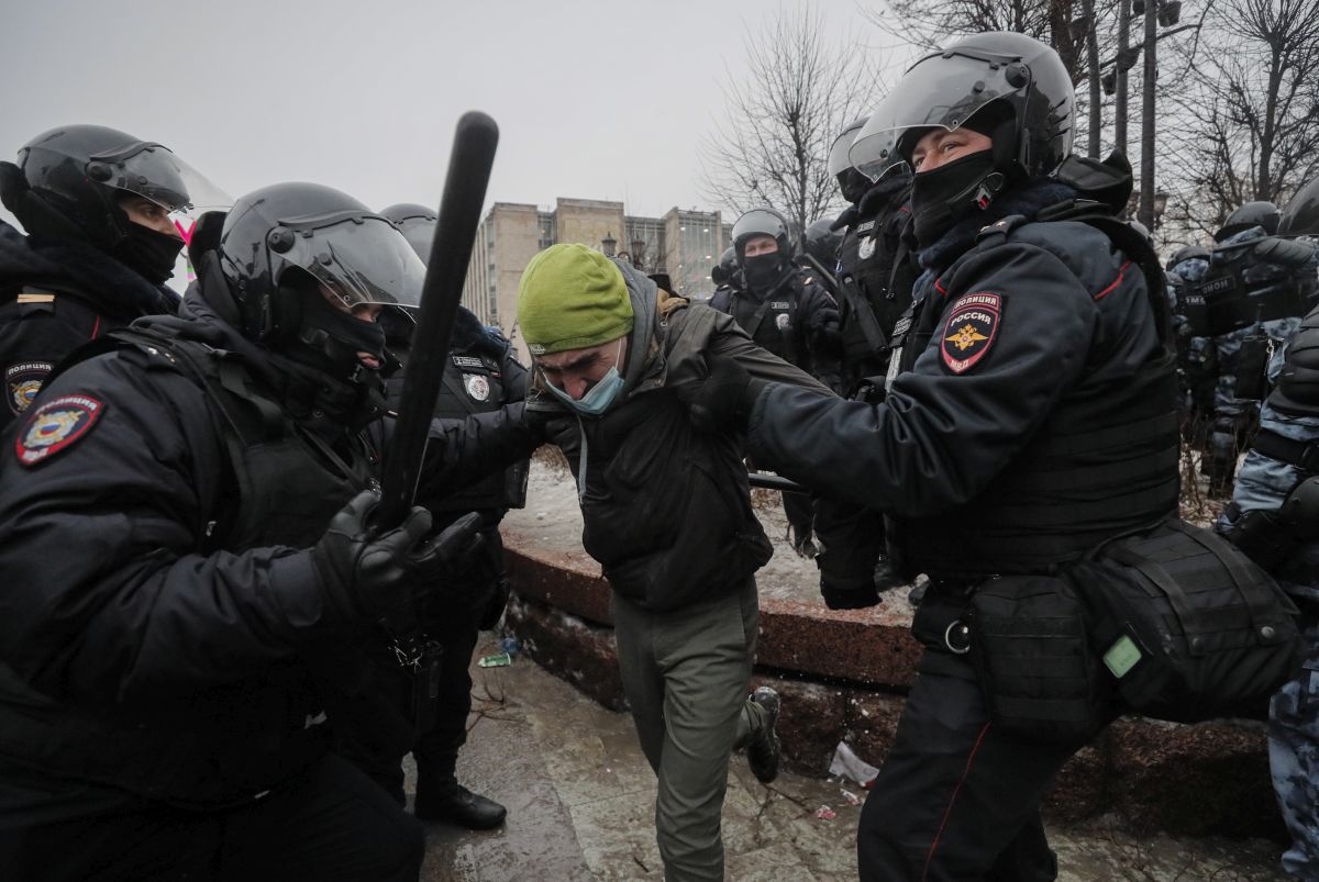 Protestele din Rusia | Peste 2.400 de oameni săltați, printre care și un copil. „Putin e un hoț!” și „Rusia fără Putin!”, au strigat manifestanții