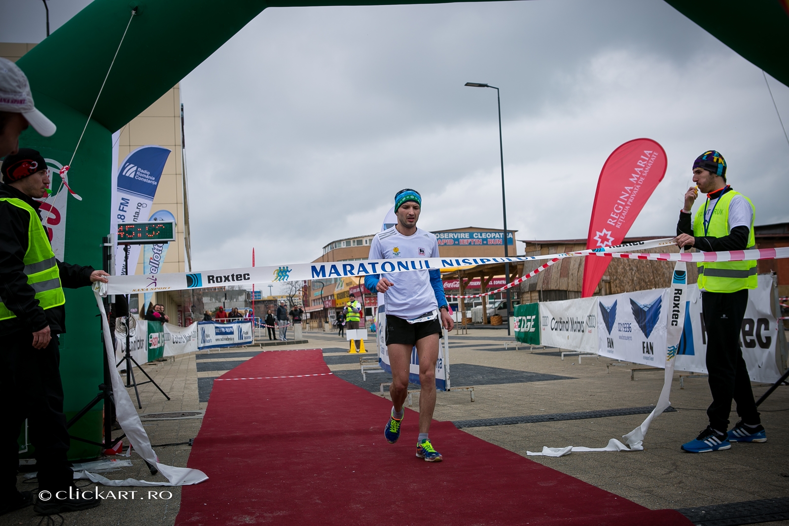 Peste 400 de atleți din țară și din străinătate, la MARATONUL NISIPULUI din Mamaia