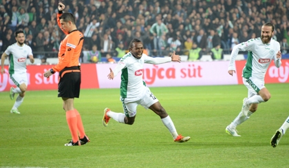 Cu Torje titular, Konyaspor a remizat cu Fenerbahce / GALERIE FOTO&VIDEO