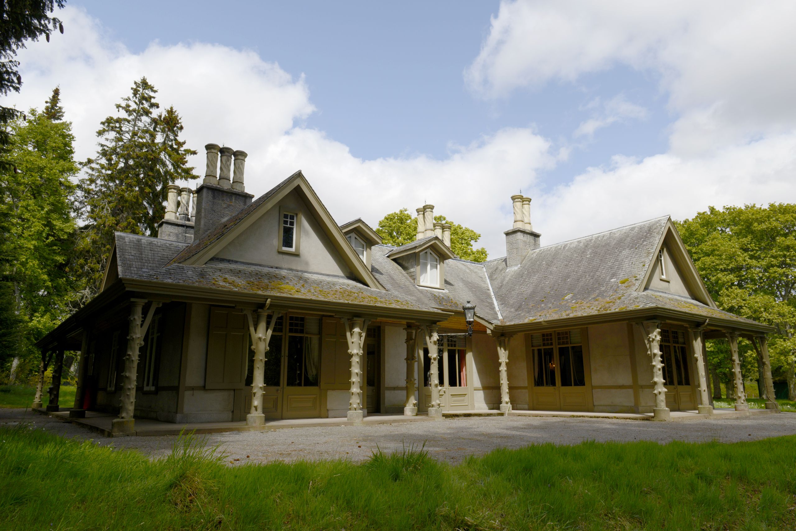 Imagini de la Castelul Balmoral, unde e în carantină prințul Charles